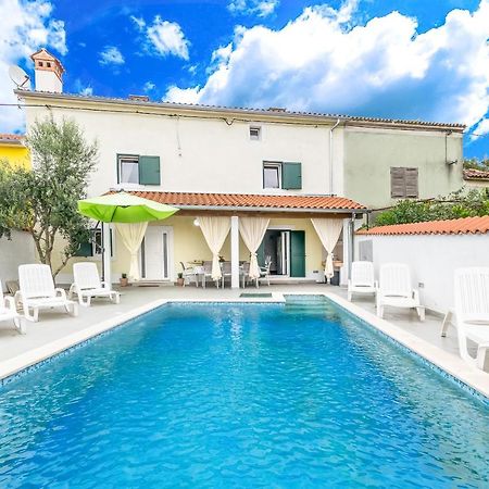 Holiday Home Olga With Pool &Pet Friendly Pula Buitenkant foto