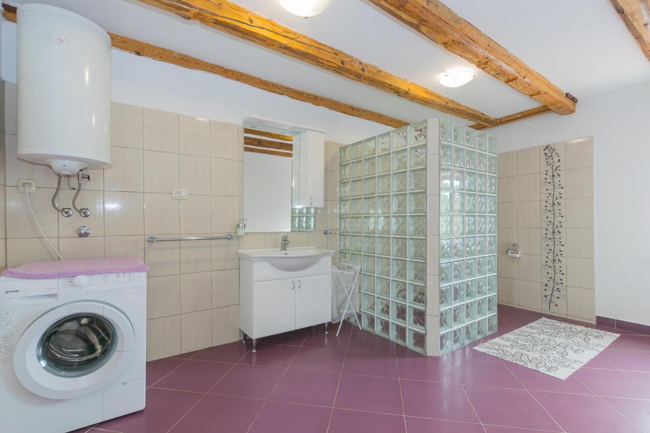 Holiday Home Olga With Pool &Pet Friendly Pula Buitenkant foto
