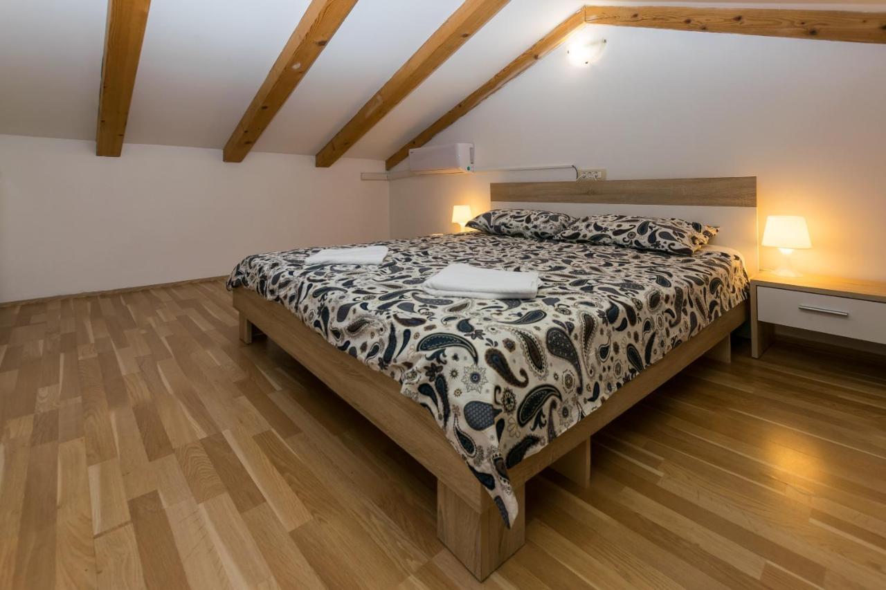 Holiday Home Olga With Pool &Pet Friendly Pula Buitenkant foto