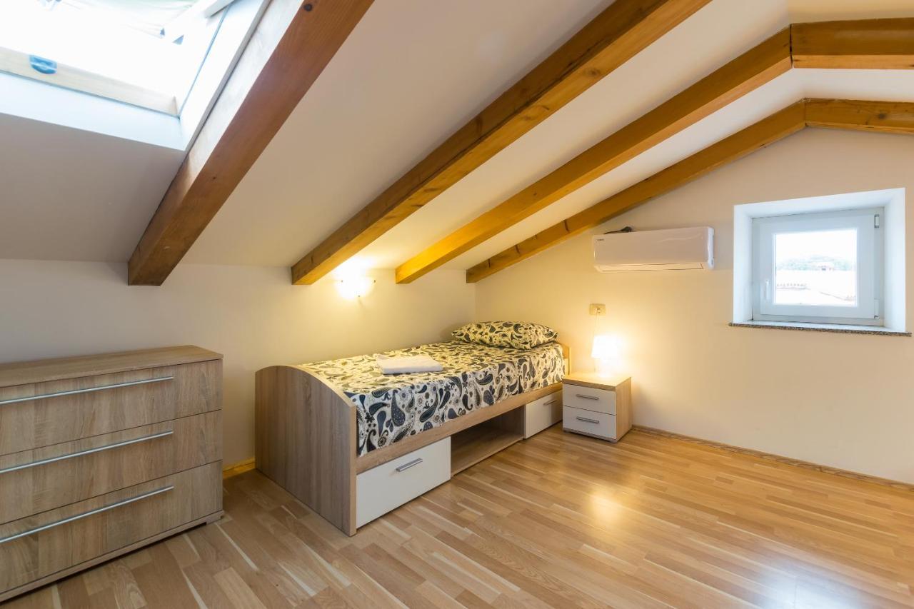 Holiday Home Olga With Pool &Pet Friendly Pula Buitenkant foto